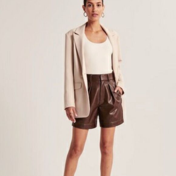 Abercrombie & Fitch 90's Tailored Vegan Leather 6" Shorts - Caramel- Size XS - Picture 9 of 9